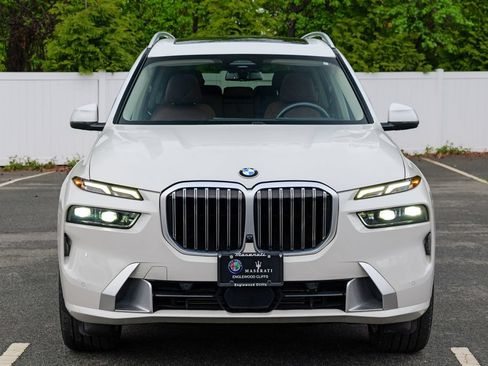 Used 2023 BMW X7 xDrive40i w/ Premium Package AWD/4WD image 2