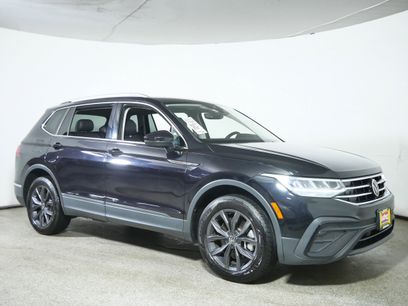 Used 2022 Volkswagen Tiguan SE w/ Panoramic Sunroof Package