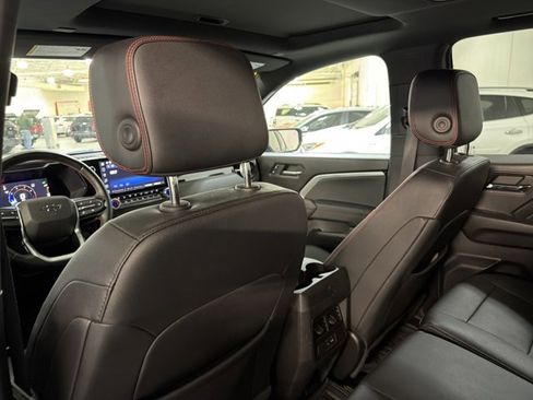 Used 2023 Chevrolet Colorado Z71 w/ Z71 Convenience Package 2 image 19