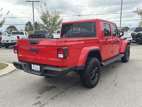 New 2025 Jeep Gladiator Sport image 9