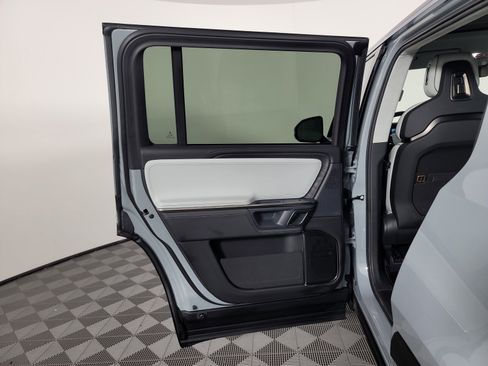 Used 2024 Rivian R1S Adventure AWD/4WD image 17
