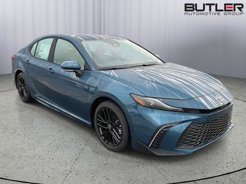 New 2026 Toyota Camry SE FWD image 8