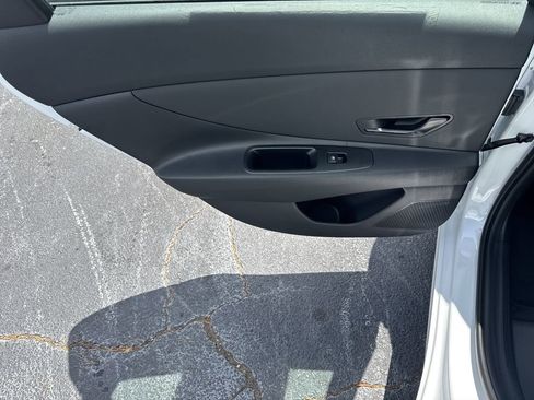 New 2025 Hyundai Elantra Sport image 21