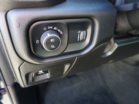 Used 2021 RAM 1500 Big Horn image 13