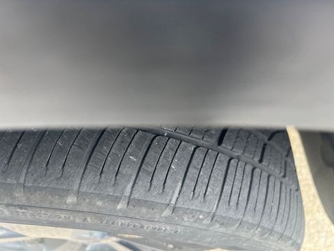 Used 2017 Jeep Cherokee Sport w/ Cold Weather Group FWD image 5