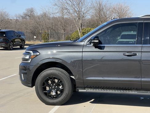 Used 2022 Ford Expedition Timberline image 4