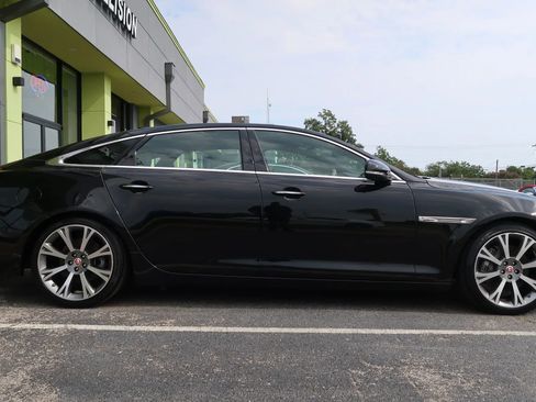 Used 2019 Jaguar XJ L Portfolio image 8