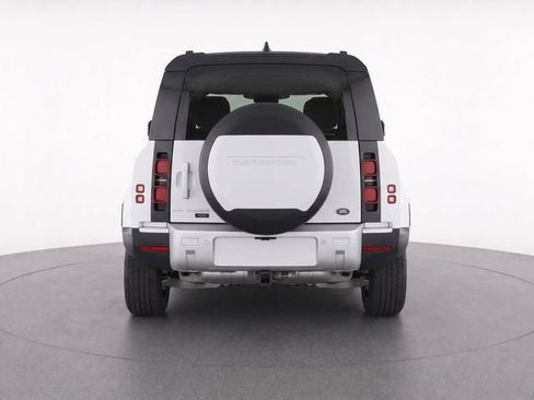 Used 2023 Land Rover Defender 130 SE AWD/4WD image 5