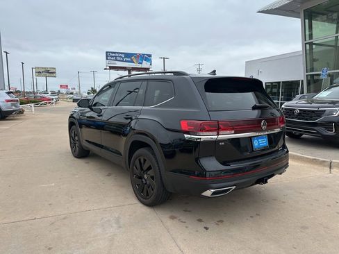 Used 2024 Volkswagen Atlas SE w/ Panoramic Sunroof Package FWD image 7