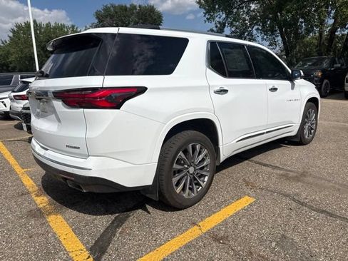 Used 2023 Chevrolet Traverse Premier AWD/4WD image 4