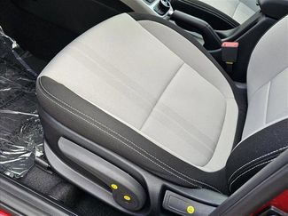 New 2025 Hyundai Venue SEL video 4