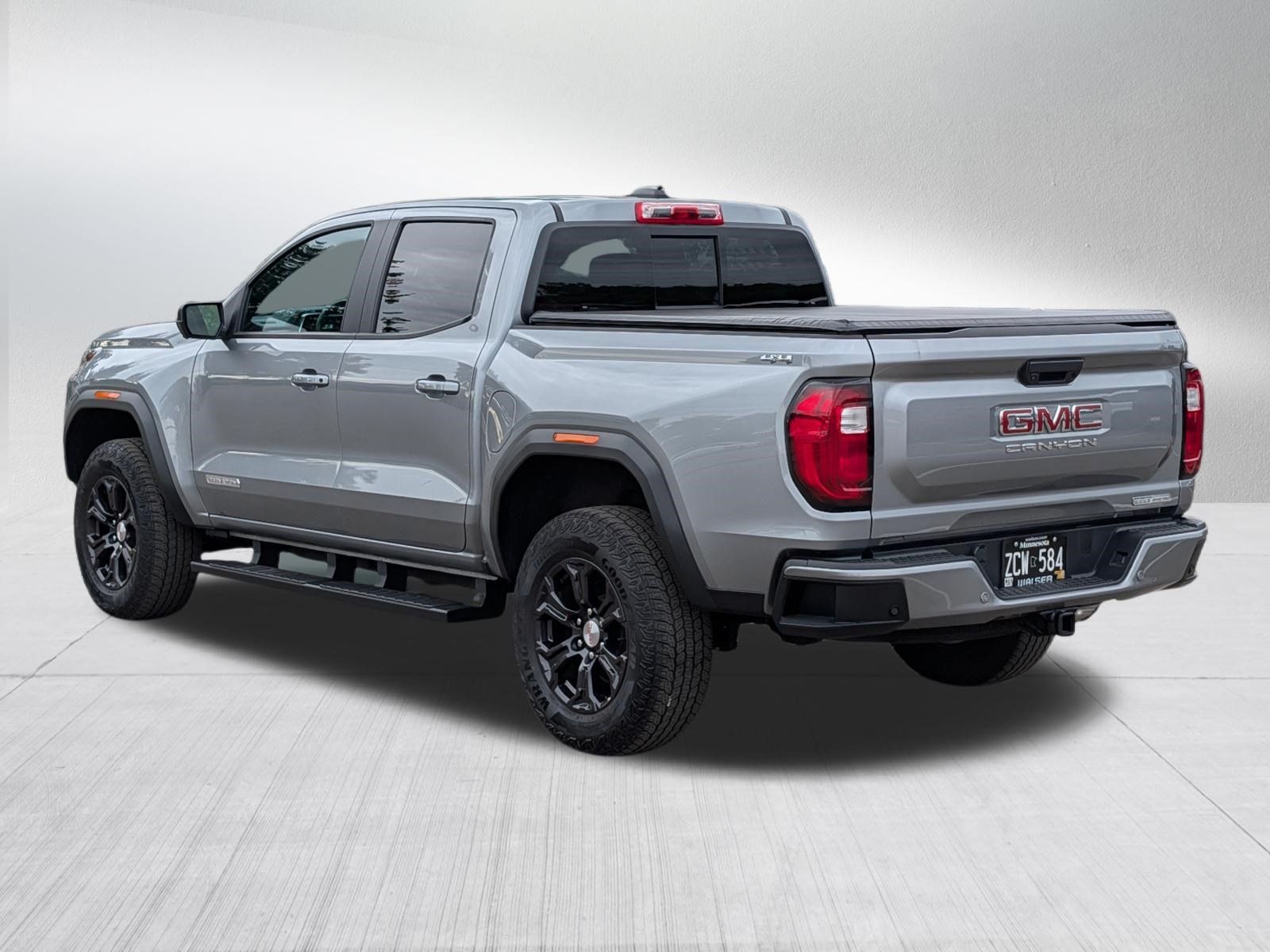 Used 2024 GMC Canyon Elevation w/ Elevation Premium Package AWD/4WD image 5