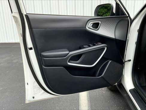 Used 2022 Kia Soul LX w/ Technology Package FWD image 20
