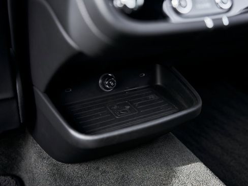 Used 2023 Bentley Bentayga Extended Wheelbase image 53