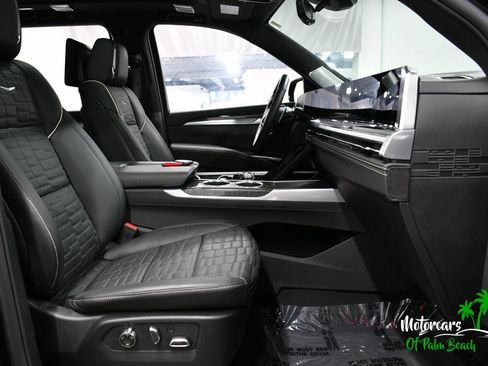 Used 2026 Cadillac Escalade ESV V w/ LPO, ONYX Package AWD/4WD image 70