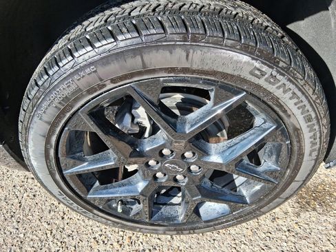 Used 2024 Chevrolet Traverse RS image 7