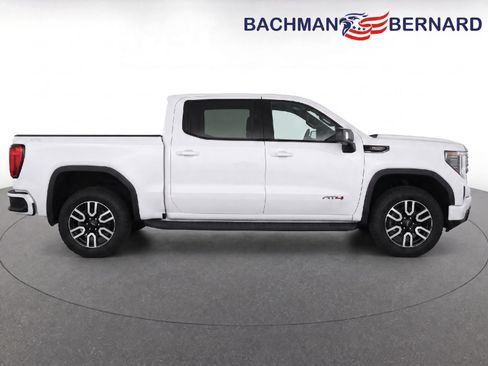 Used 2023 GMC Sierra 1500 AT4 w/ AT4 Premium Package AWD/4WD image 8