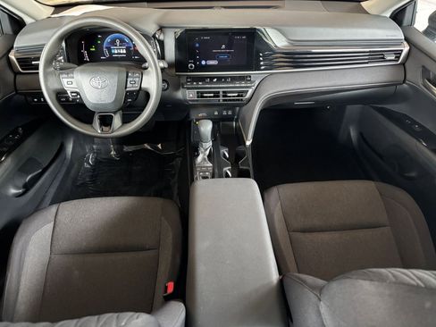 Used 2025 Toyota Camry LE FWD image 32