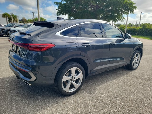 Certified 2025 Audi Q5 Premium Plus w/ Premium Plus AWD/4WD image 7