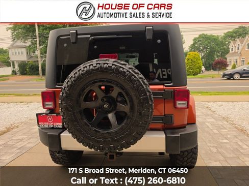 Used 2014 Jeep Wrangler Unlimited Sahara w/ Connectivity Group AWD/4WD image 5