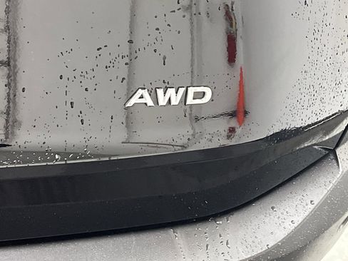 Used 2023 Nissan Rogue S image 24