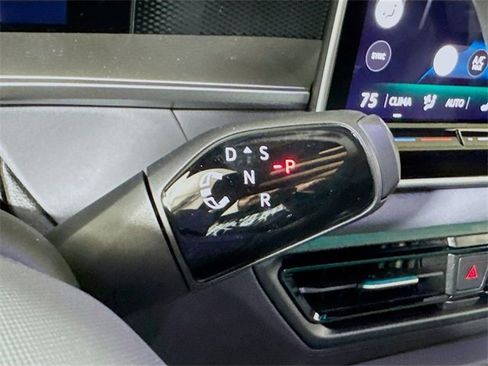 New 2026 Volkswagen Tiguan SE R-Line image 10