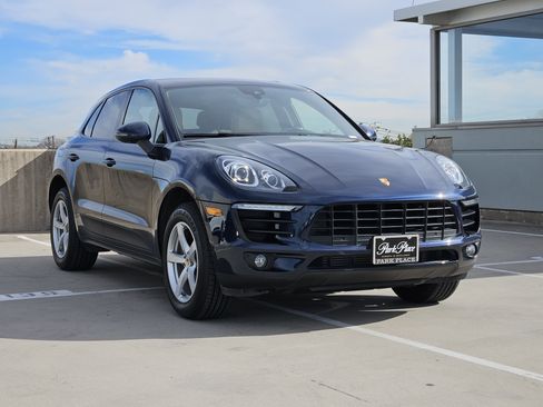 Used 2018 Porsche Macan image 10