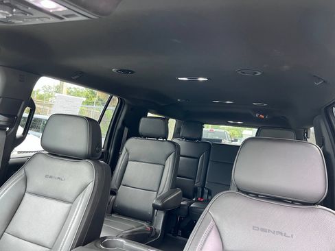 Used 2024 GMC Yukon XL Denali AWD/4WD image 35