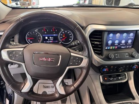 Used 2021 GMC Acadia SLT w/ Premium Package FWD image 16
