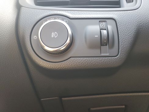 Used 2020 Buick Envision Essence AWD/4WD image 25