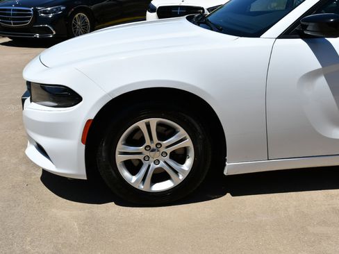 Used 2023 Dodge Charger SXT image 4