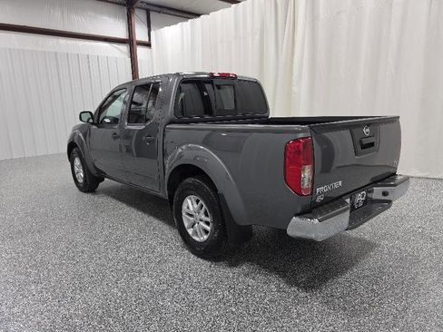 Used 2020 Nissan Frontier SV image 4