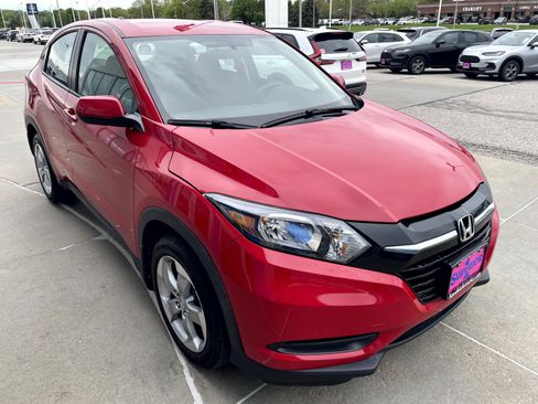 Used 2018 Honda HR-V LX image 4