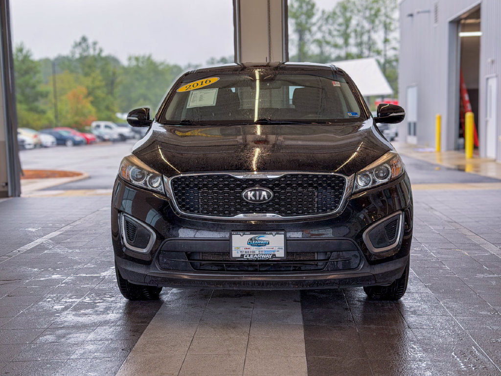 Used 2016 Kia Sorento L FWD image 2