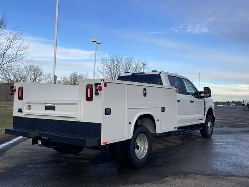 New 2026 Ford F350 XL w/ XL Chrome Package image 3