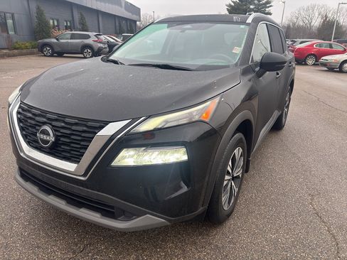 Used 2023 Nissan Rogue SV w/ SV Premium Package image 3