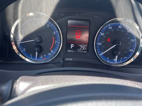 Used 2017 Toyota Corolla LE FWD image 10