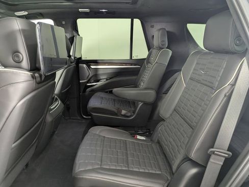 Used 2025 Cadillac Escalade Premium Luxury Platinum image 15