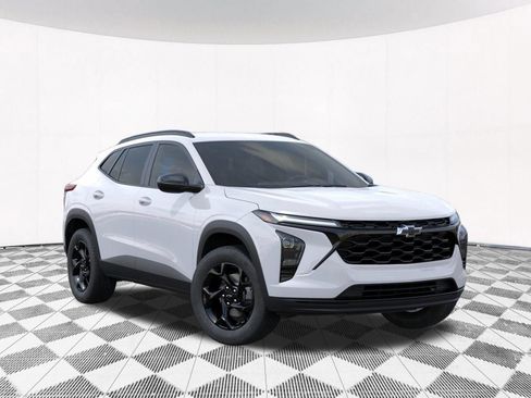 New 2026 Chevrolet Trax LT w/ Midnight Edition FWD image 13