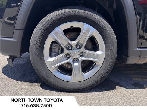Used 2023 Jeep Compass Latitude w/ Convenience Group AWD/4WD image 21