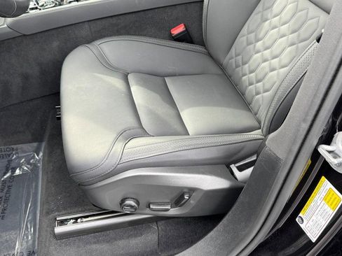 Certified 2025 Volvo XC90 B5 Plus image 24