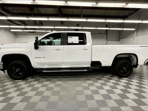 Used 2025 Chevrolet Silverado 2500 LT w/ Convenience Package AWD/4WD image 14