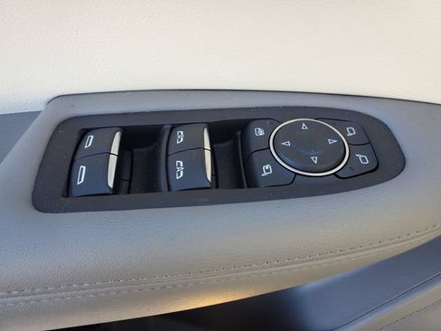 Certified 2024 Cadillac XT6 Premium Luxury w/ LPO, Floor Liner Package AWD/4WD image 24