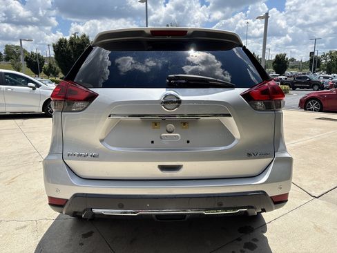 Used 2019 Nissan Rogue SV AWD/4WD image 8