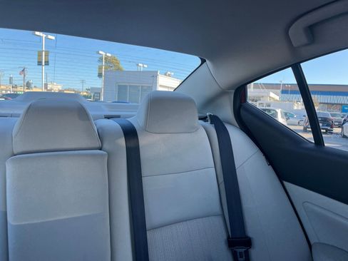 Used 2025 Nissan Altima 2.5 SV image 38