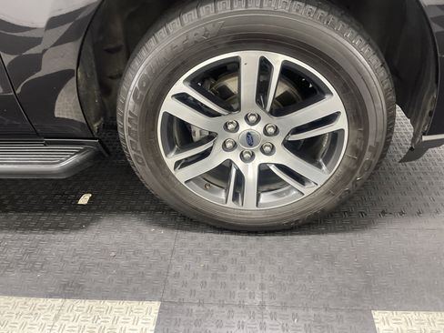 Used 2024 Ford Expedition Limited image 28