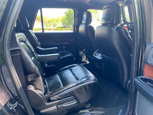 Used 2021 Lincoln Navigator L 4WD image 26