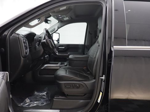 Used 2020 Chevrolet Silverado 3500 LTZ w/ LTZ Plus Package image 6