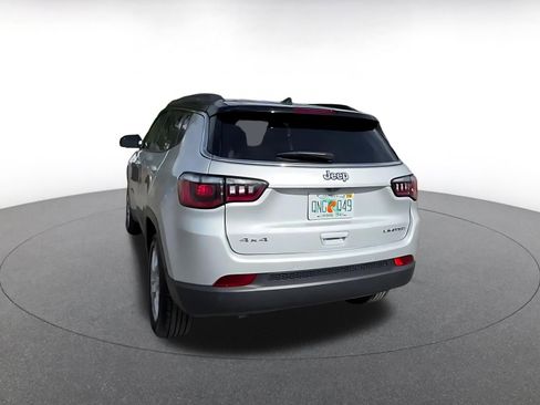 Used 2025 Jeep Compass Limited image 11