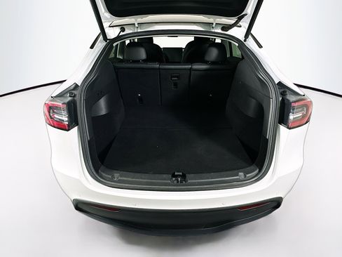 Used 2022 Tesla Model Y Performance image 29